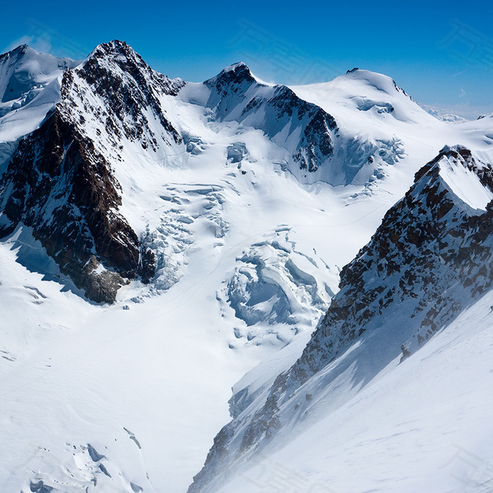 美丽雪山背景