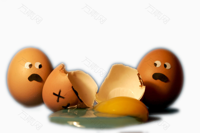 被打碎的卡通形象的鸡蛋