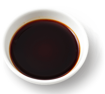 饮食白色碗装酱油