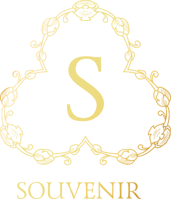 装饰金色字母s花纹边框