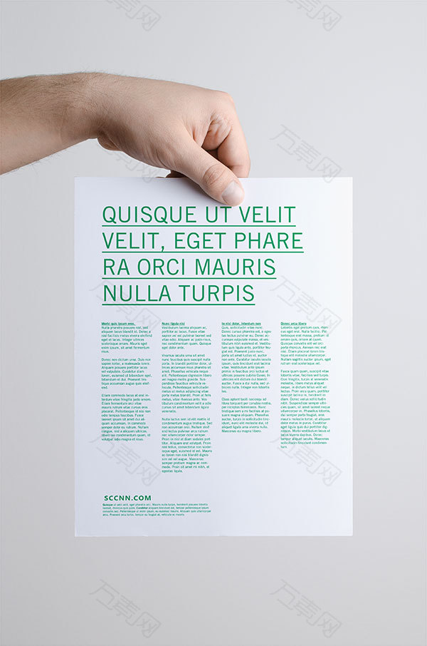 手拿宣传页样机